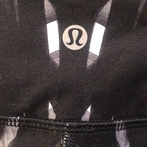 lululemon athletica Pants - Lululemon black and white legging, sz 4, 68767 lululemon athletica Pants - Lululemon black and white legging, sz 4, 68767